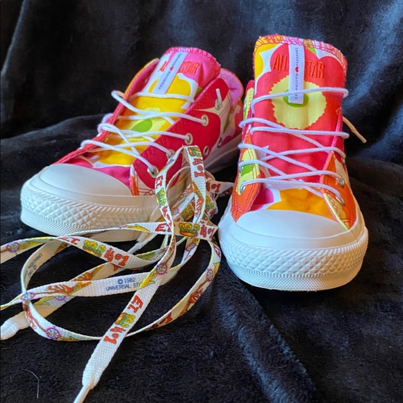 Converse Other - Converse & E.T. Universal Studios Shoe Strings marinekko Kids Sneakers in Pink